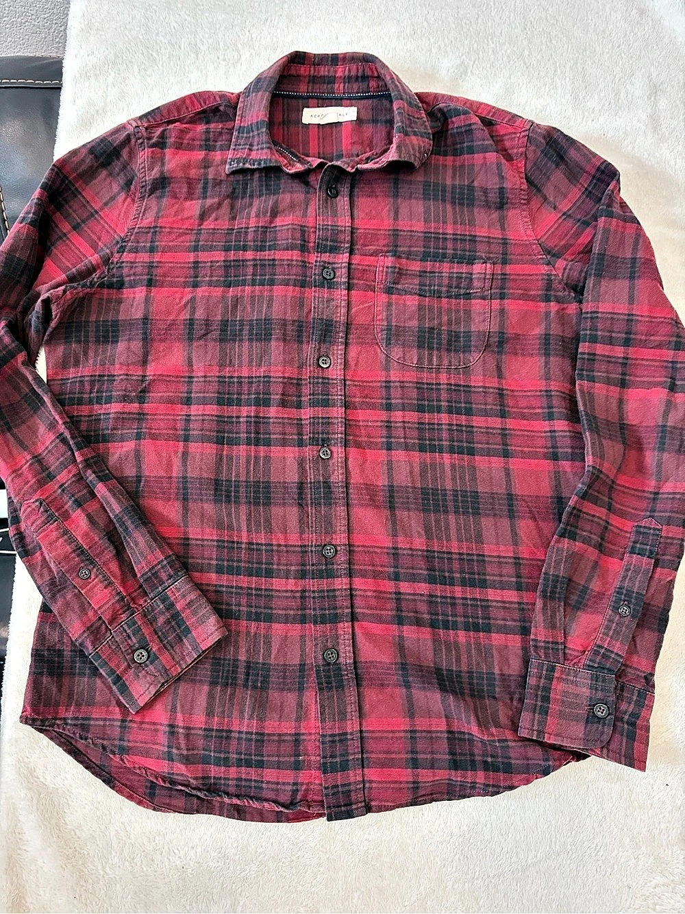 Aeropostale Plaid Cotton Shirt in Red & Black Small